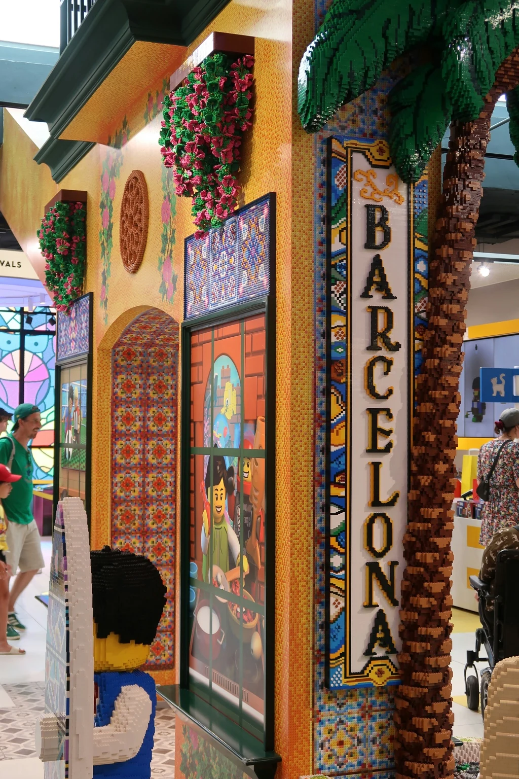 Construcción artística de LEGO inspirada en Barcelona